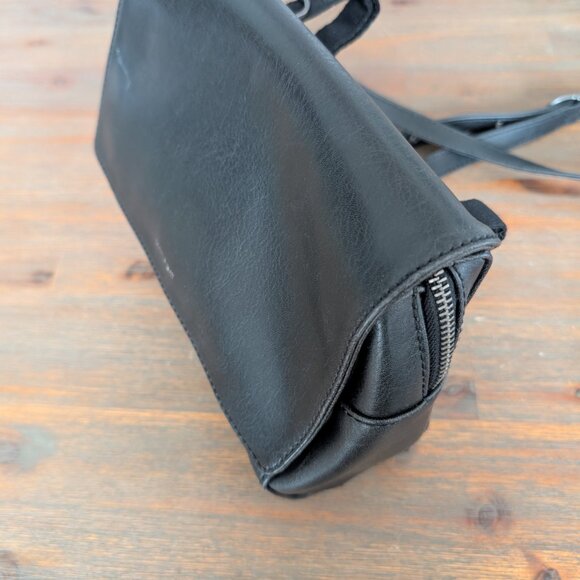 Matt and Nat cross body bag - Picture 3 of 5